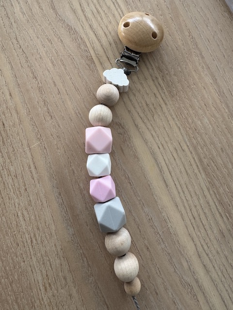 Schnullerkette personalisierbar– Holz & Silikon – Bild 2